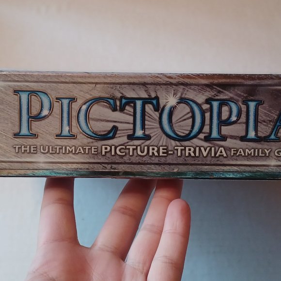 Pictopia Disney Edition 2014 The Ultimate Picture-Trivia Family Game! - Picture 5 of 10